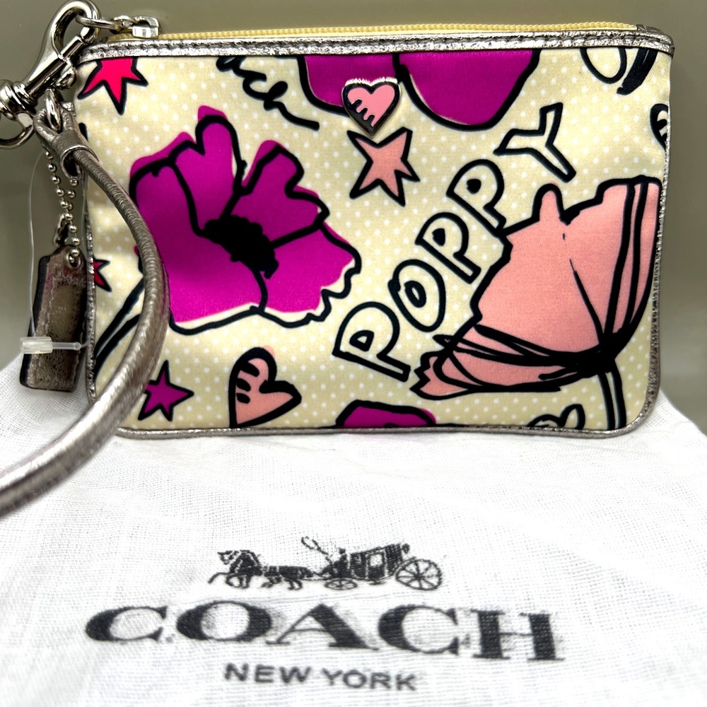 COACH POPPY Floral Wristlet with Metallic Trim | Like New | Retails $105 🌸
